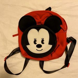 Girls’ Mickey Mouse backpack. Nylon straps and zip closure.